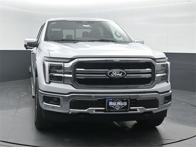 2025 Ford F-150 Lariat photo 2