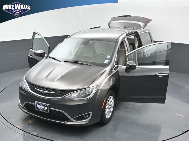 used 2020 Chrysler Pacifica car, priced at $15,418