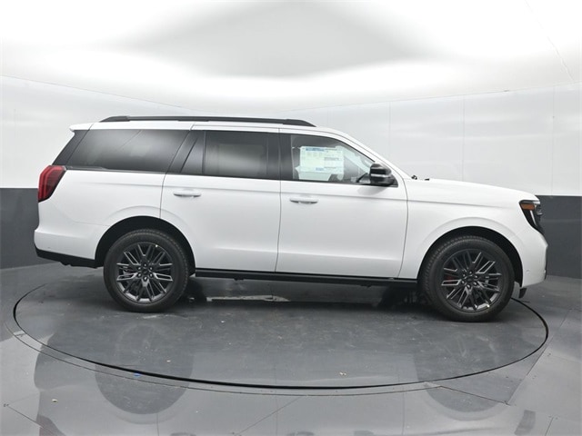 new 2025 Ford Expedition car, priced at $77,230