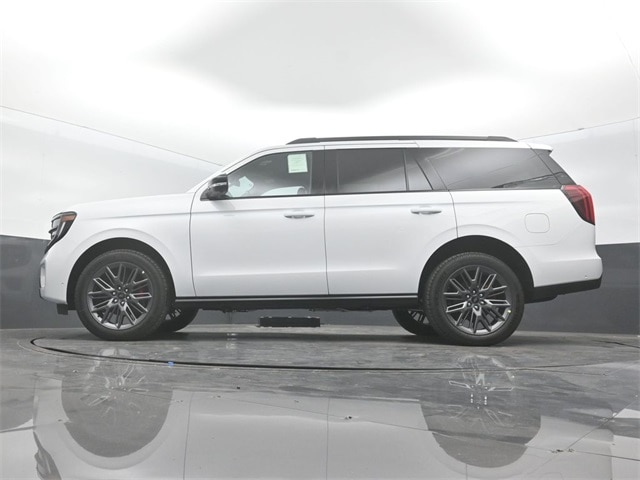 new 2025 Ford Expedition car, priced at $77,230