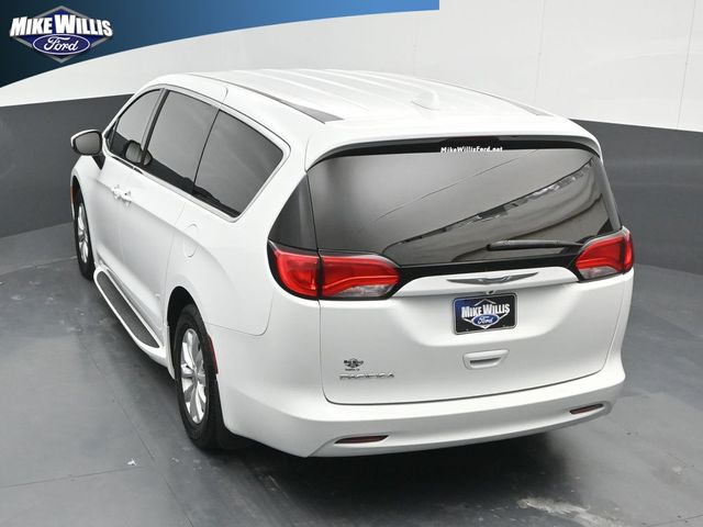 used 2017 Chrysler Pacifica car