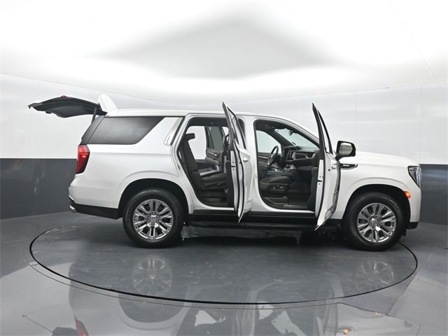 used 2024 GMC Yukon car, priced at $63,995