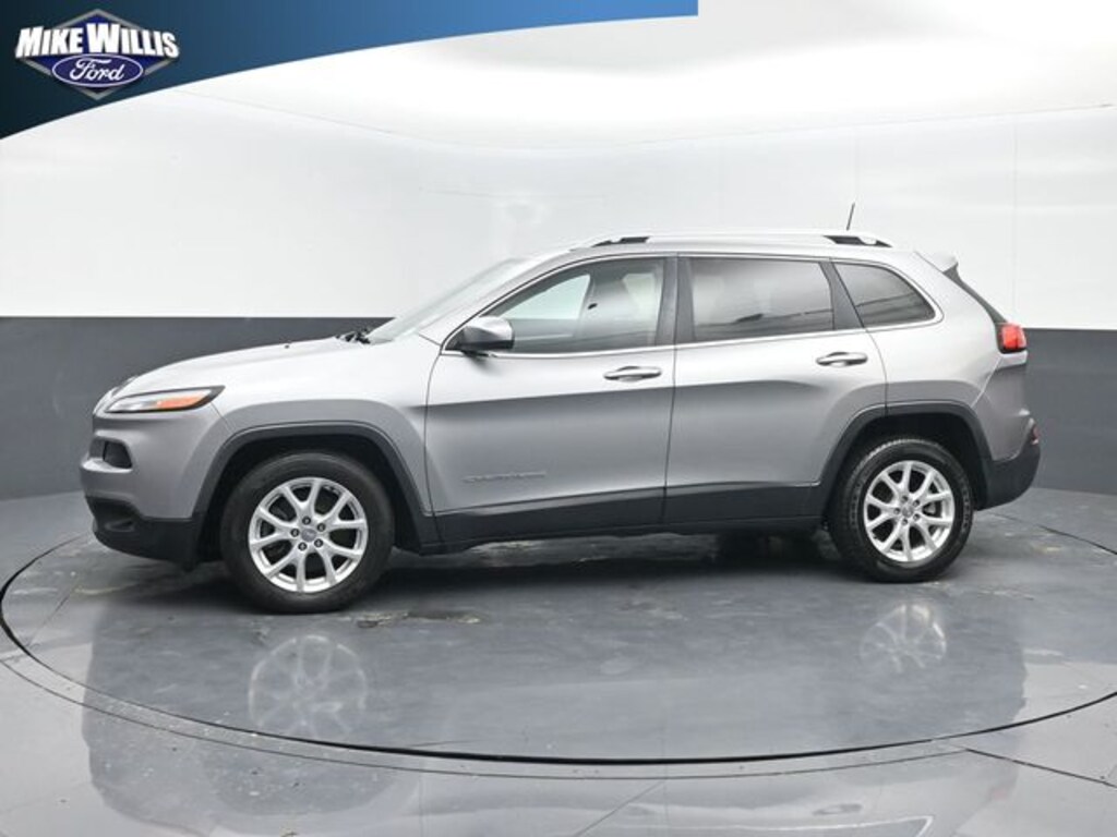 Used 2017 Jeep Cherokee Latitude SUV