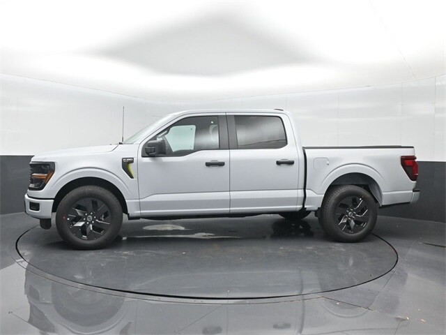 2025 Ford F-150 STX photo 4