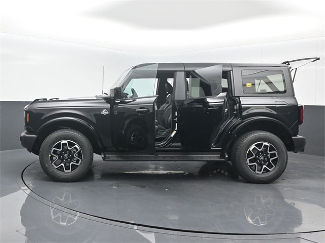 new 2025 Ford Bronco car, priced at $48,225