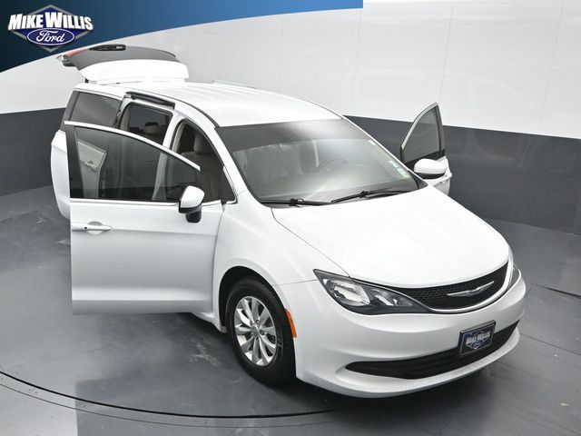 used 2017 Chrysler Pacifica car