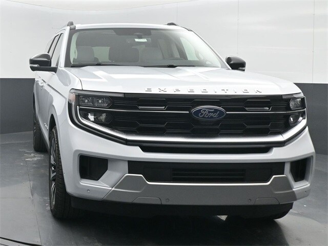 2025 Ford Expedition Platinum MAX photo 2