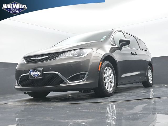 used 2020 Chrysler Pacifica car, priced at $15,418
