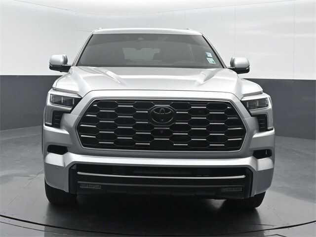 2025 Toyota Sequoia Platinum photo 2