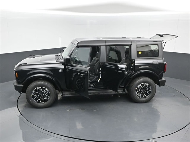 new 2025 Ford Bronco car, priced at $48,225