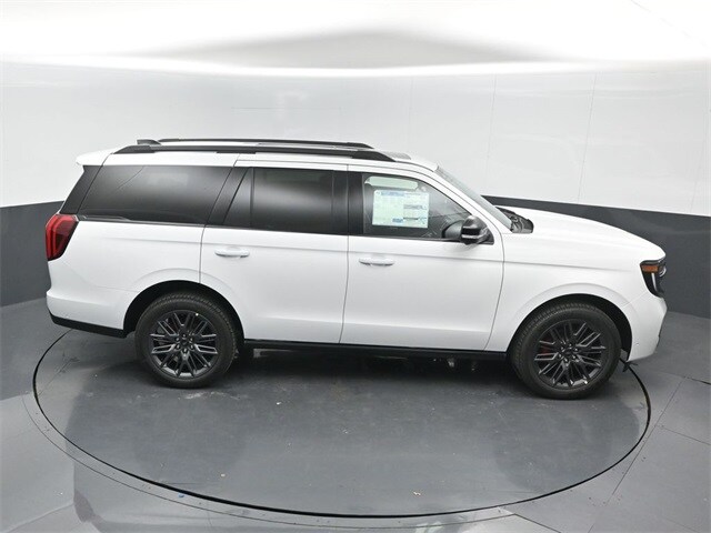 new 2025 Ford Expedition car, priced at $77,230
