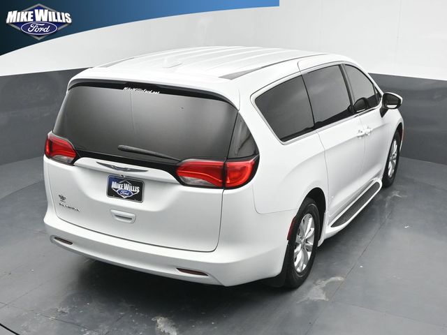 used 2017 Chrysler Pacifica car