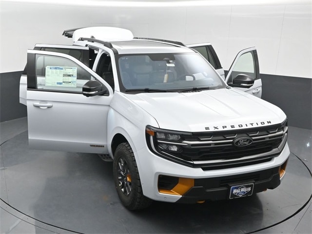 new 2025 Ford Expedition car, priced at $79,545