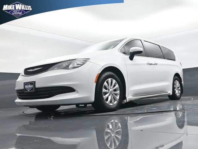 used 2017 Chrysler Pacifica car