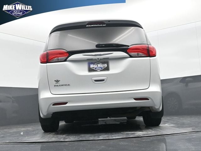 used 2017 Chrysler Pacifica car