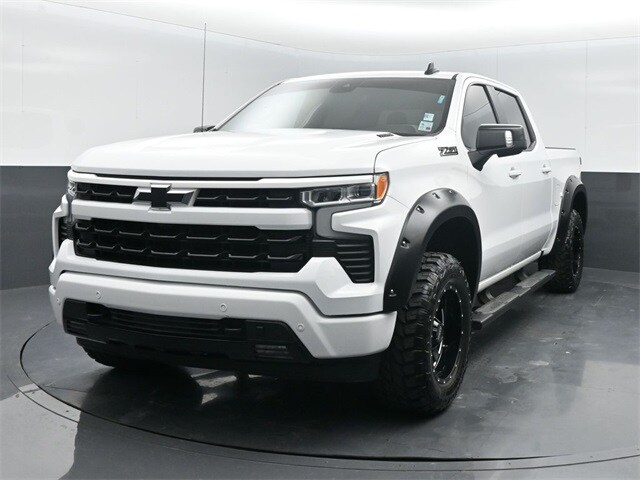 2024 Chevrolet Silverado 1500 RST photo 3