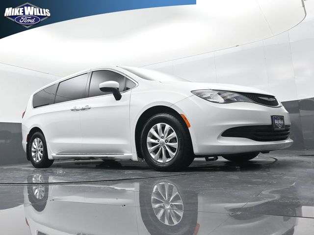 used 2017 Chrysler Pacifica car