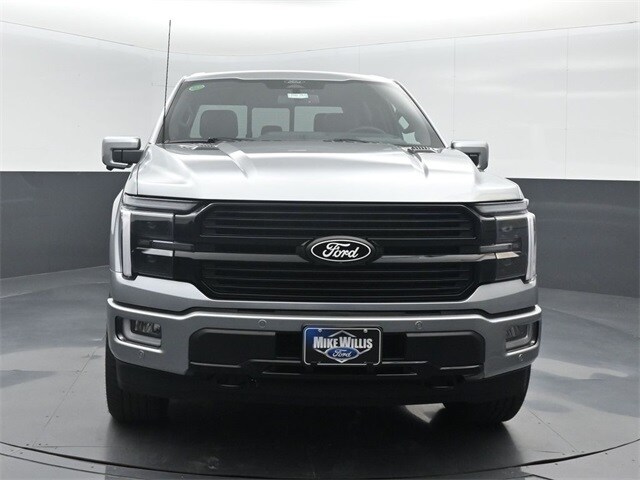 2025 Ford F-150 Platinum photo 2