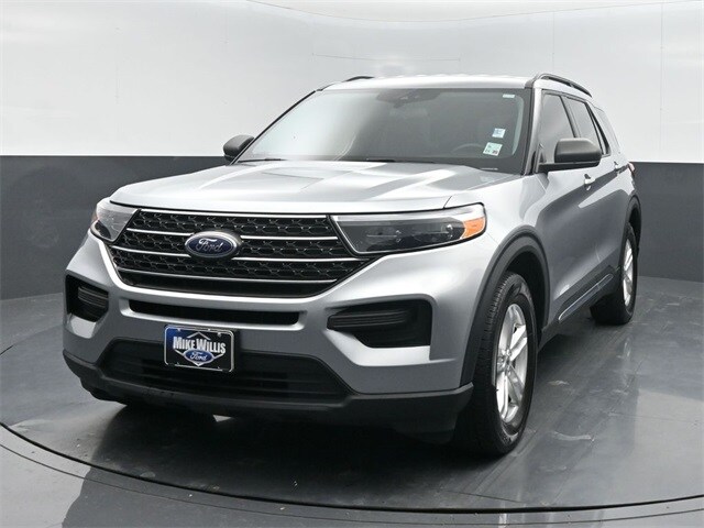 2023 Ford Explorer XLT photo 3