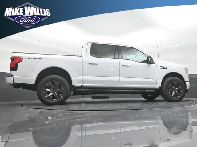 2025 Ford F-150 Lightning Flash - Photo 25
