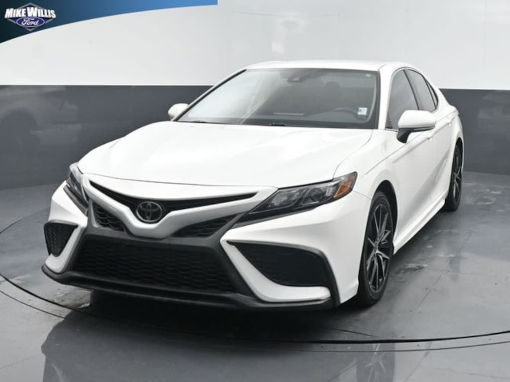 Used 2022 Toyota Camry SE Sedan
