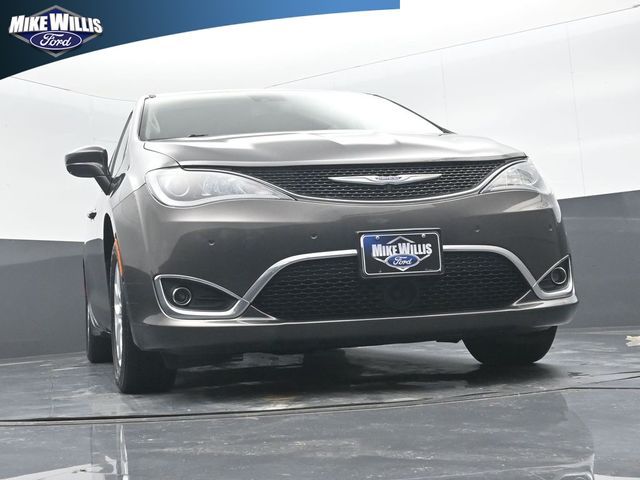 used 2020 Chrysler Pacifica car, priced at $15,418