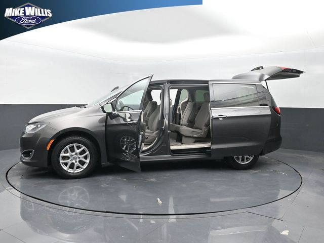 used 2020 Chrysler Pacifica car, priced at $15,418