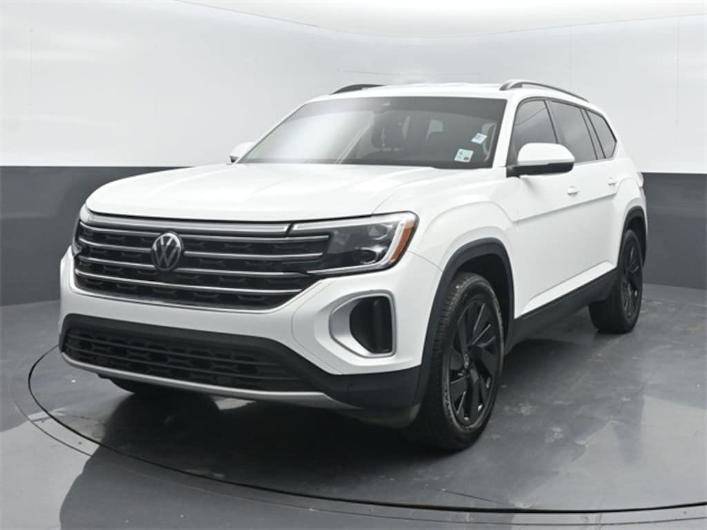 Used 2024 Volkswagen Atlas 2.0T SE w/Technology SUV