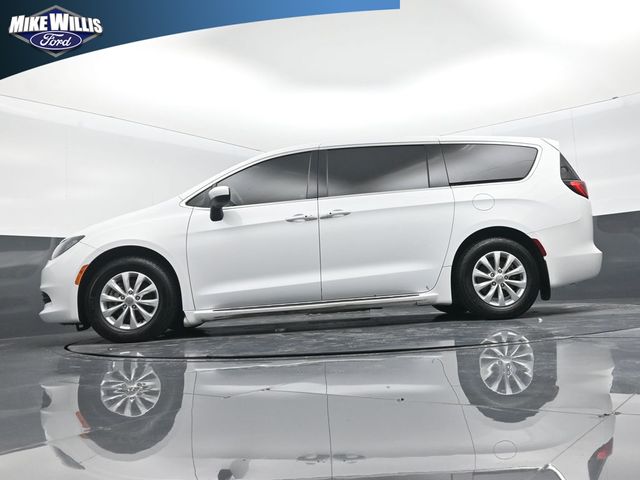 used 2017 Chrysler Pacifica car