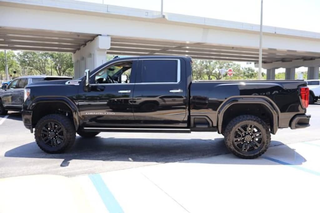 Used 2022 GMC Sierra 2500HD Denali 4WD Crew Cab 159 Denali