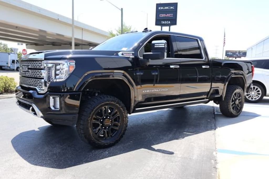 Used 2022 GMC Sierra 2500HD Denali 4WD Crew Cab 159 Denali