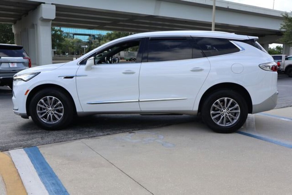 Used 2023 Buick Enclave Essence FWD Essence