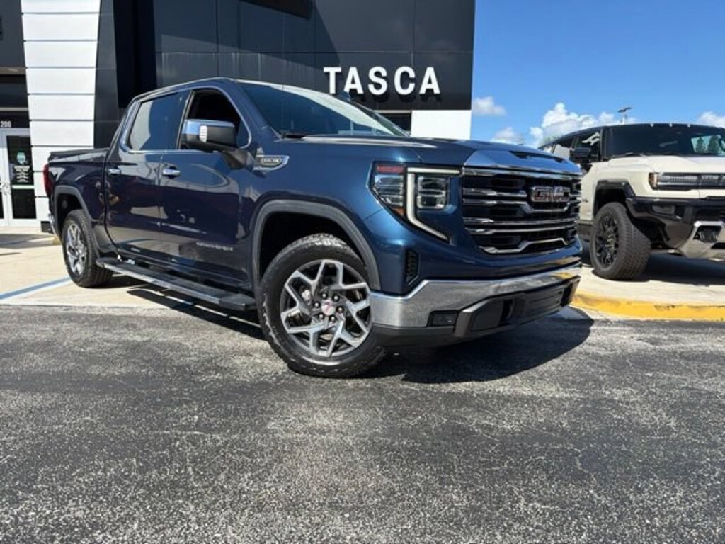 Used 2022 GMC Sierra 1500 SLT 4WD Crew Cab 147 SLT