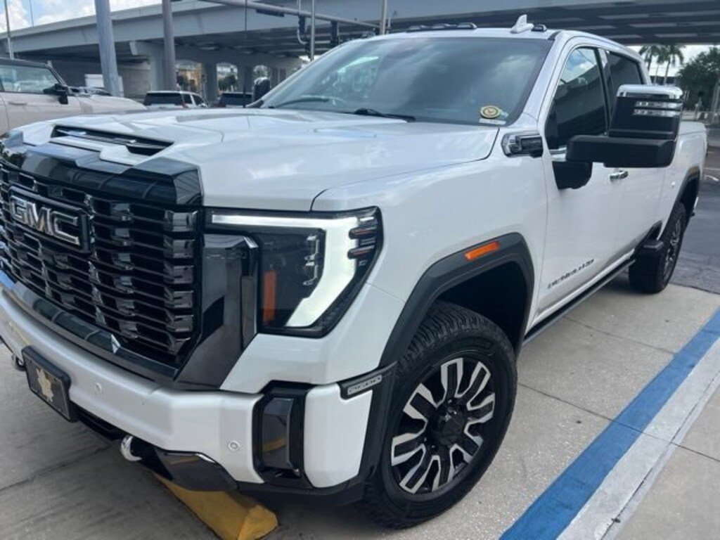 Used 2024 GMC Sierra 2500HD Denali Ultimate 4WD Crew Cab 159 Denali Ultimate