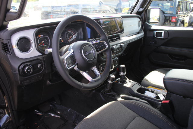 Used 2025 Jeep Wrangler Sahara SUV