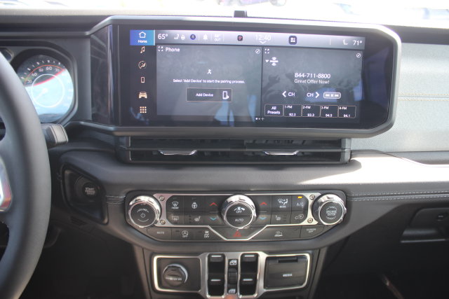 Used 2025 Jeep Wrangler Sahara SUV