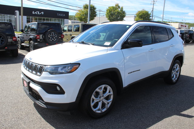 Used 2024 Jeep Compass Latitude SUV