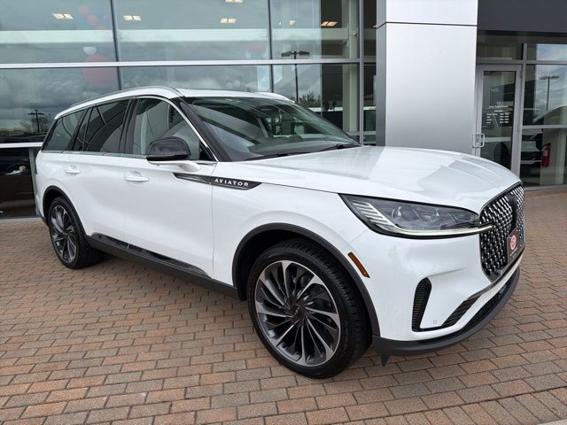 2026 Lincoln Aviator Reserve AWD's photo
