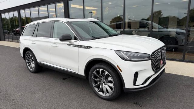 2026 Lincoln Aviator Premiere AWD's photo