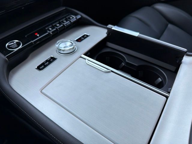 2027 Lincoln Navigator Premiere - Photo 21