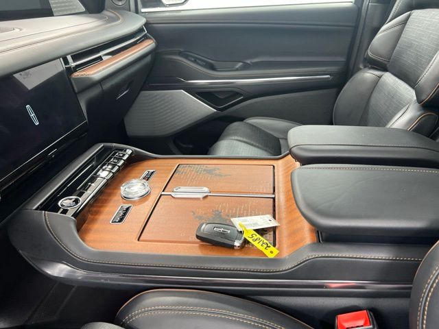2025 Lincoln Navigator Black Label - Photo 18