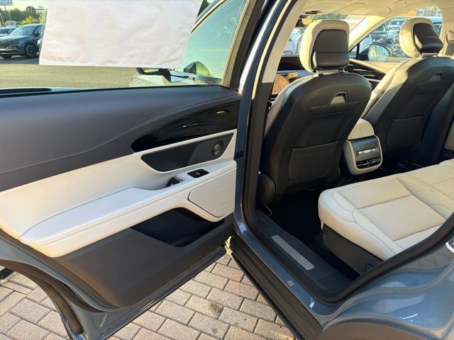 2026 Lincoln Nautilus Premiere - Photo 10