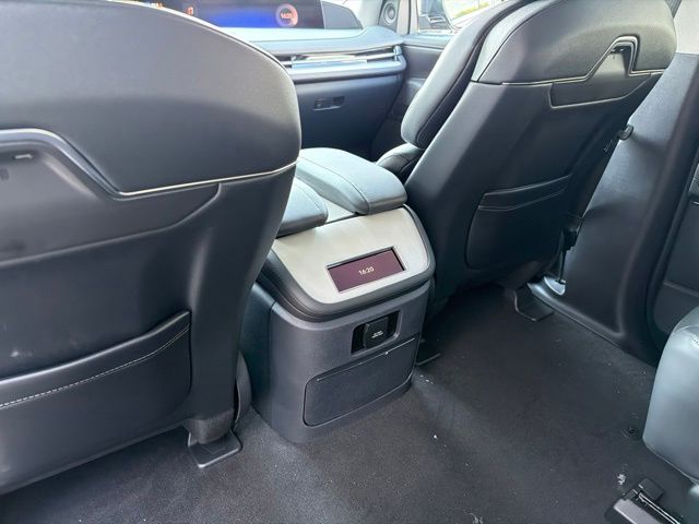 2027 Lincoln Navigator Premiere - Photo 8