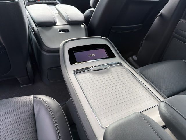 2025 Lincoln Navigator Reserve - Photo 10