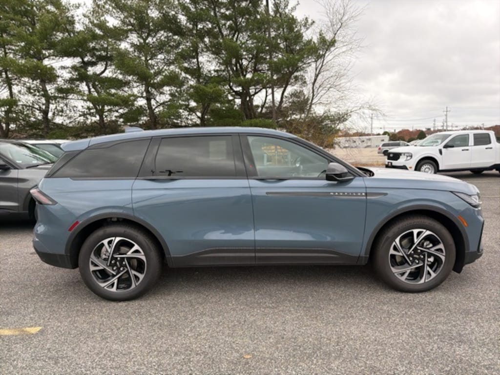 New 2025 Lincoln Nautilus Premiere SUV