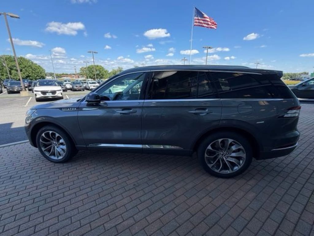New 2027 Lincoln Aviator Premiere SUV