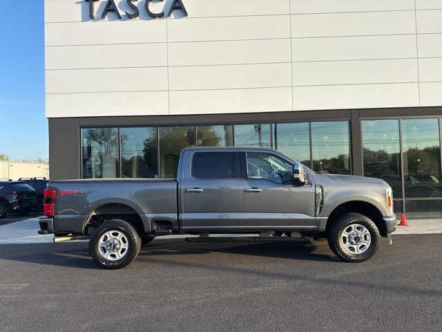 Used 2025 Ford F-350 XLT Truck Crew Cab