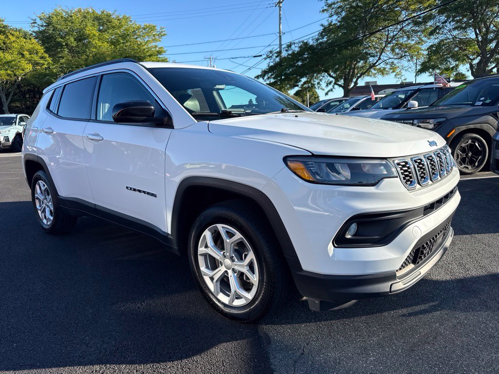 Used 2024 Jeep Compass Latitude SUV