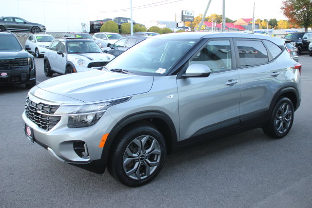 Used 2024 Kia Seltos LX SUV