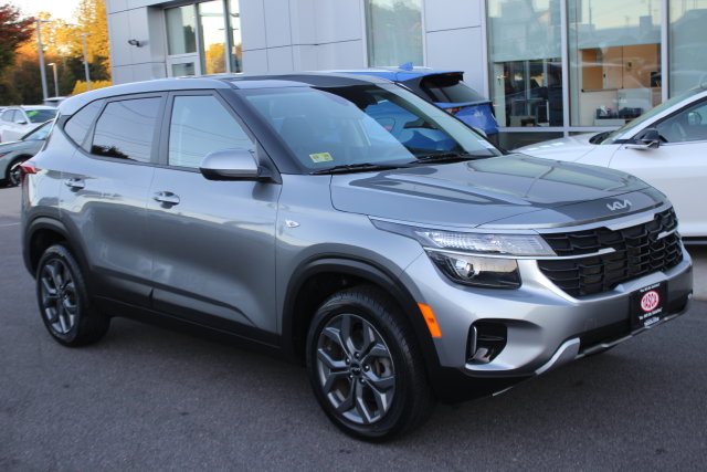 Used 2024 Kia Seltos LX SUV
